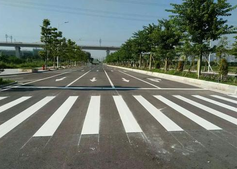 為什么要使用熱熔劃線工藝？熱熔劃線施工有什么優點？